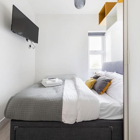 Functional Budget Stay With Wi-Fi And Laundry Facilities Near Tube Station Лондон Экстерьер фото
