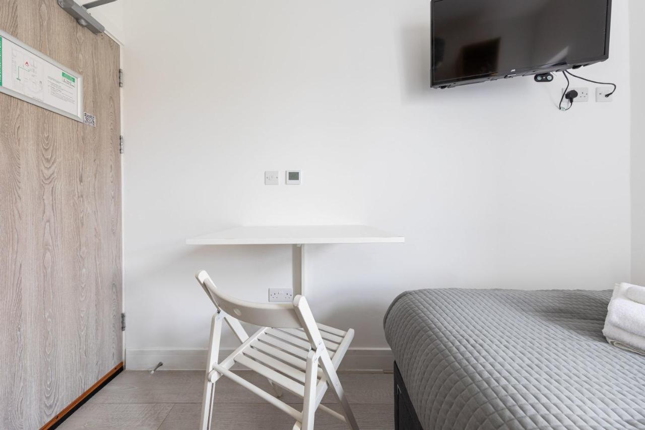 Functional Budget Stay With Wi-Fi And Laundry Facilities Near Tube Station Лондон Экстерьер фото